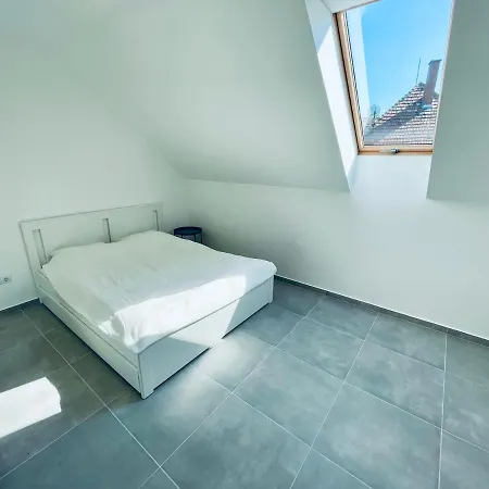 Lena Apartment Balatonalmadi